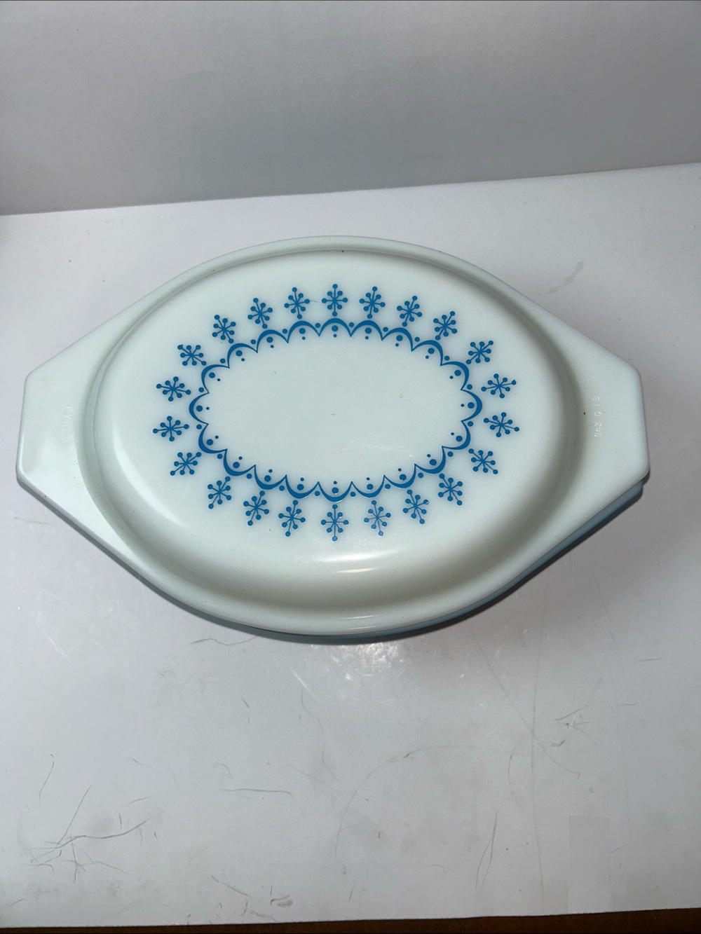 Vintage PYREX SNOWFLAKE Garland Casserole Dish W/Lid 1.5 QT. 043. #8 - Picture 4 of 17